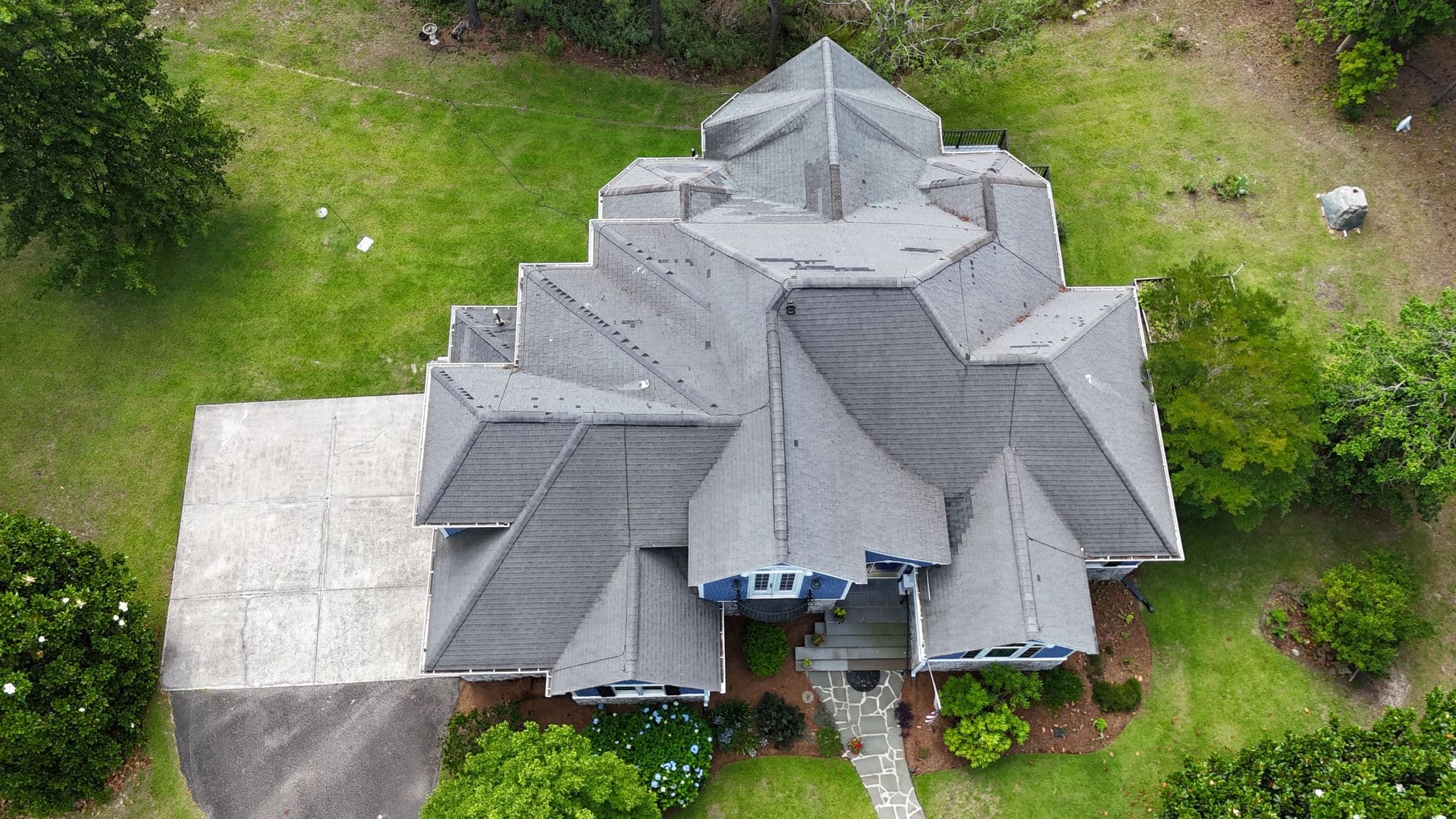 roof repairs hero